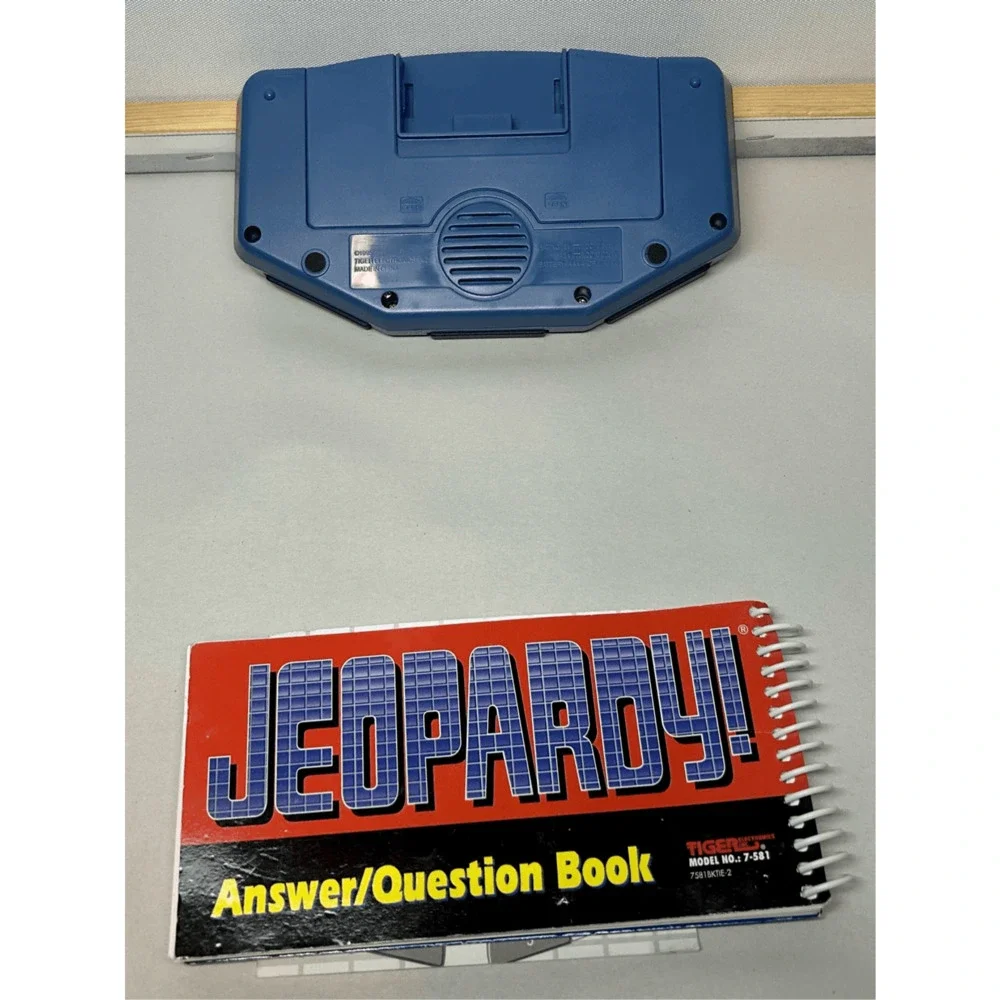 VTG Handheld Jeopardy Electronic Game with Book & Manual Tiger Electronics